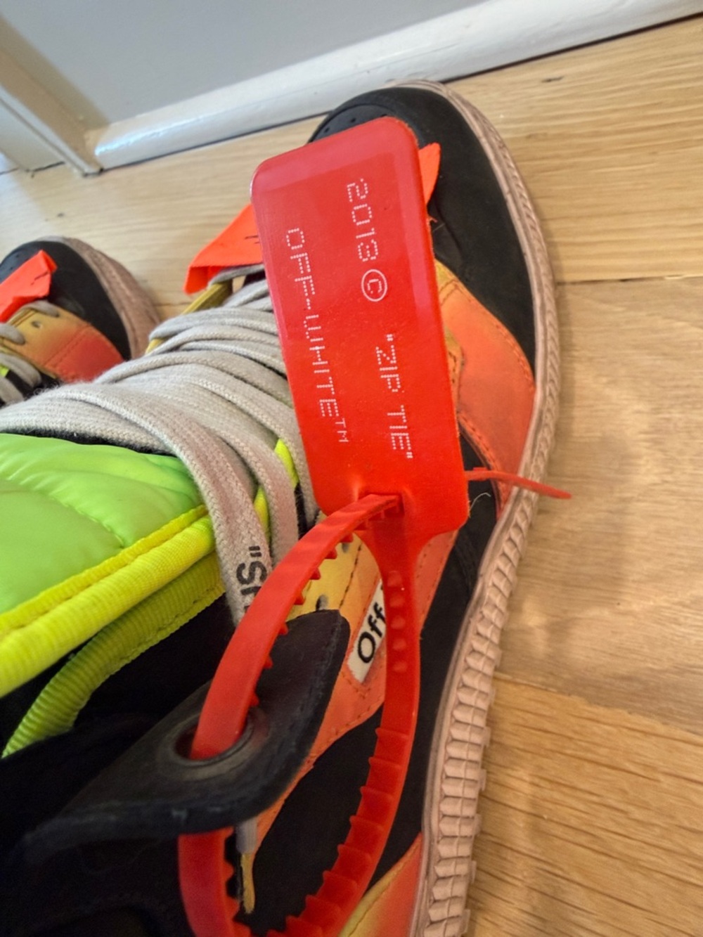 Off-White c/o Virgil Abloh
Men's Off-Court 3.0 Mutli-Color' 2019 size 44 - Picture 7 of 13